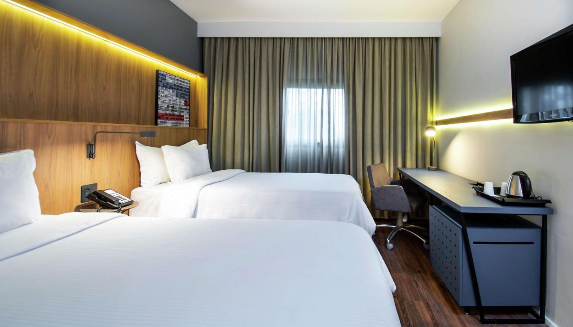 Hampton By Hilton Airport 3*