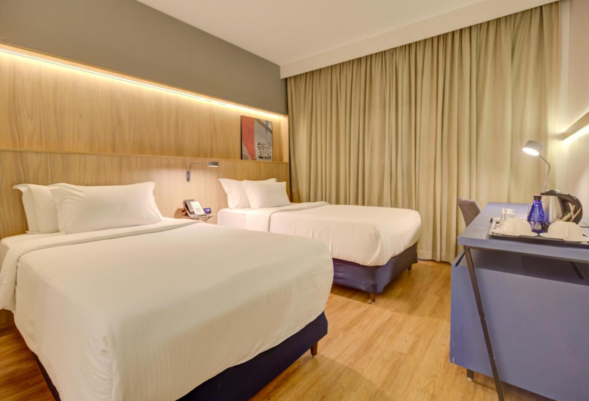 Hampton By Hilton Airport