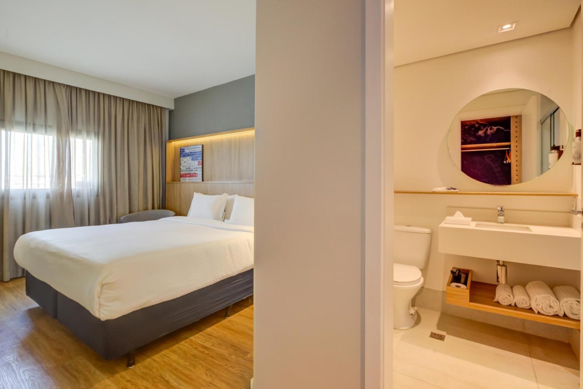 Hampton By Hilton Airport