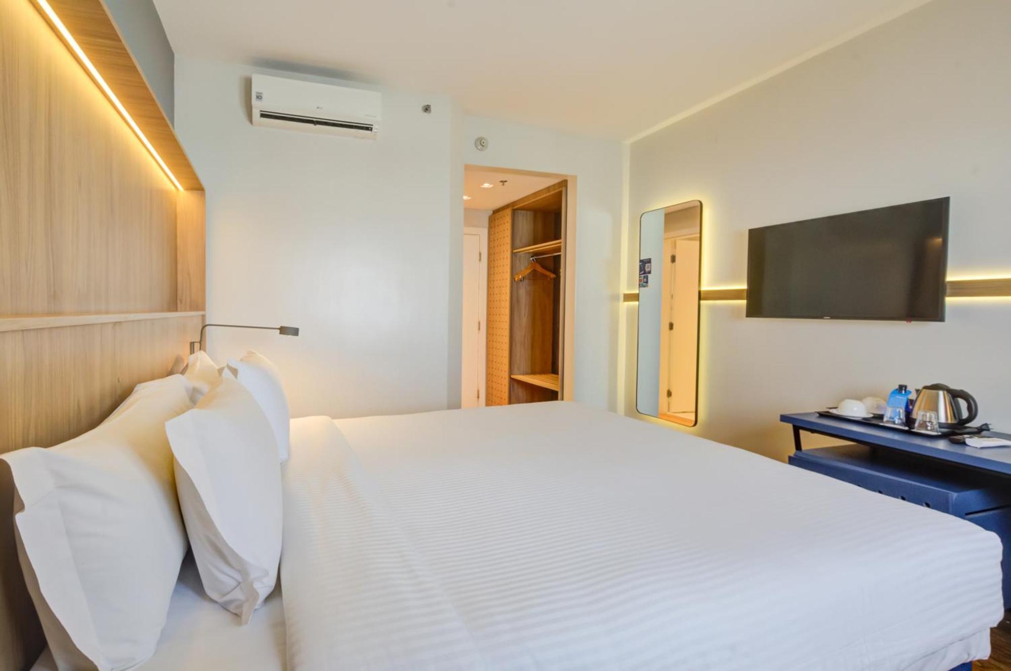 Hampton By Hilton Airport Hotel 3*