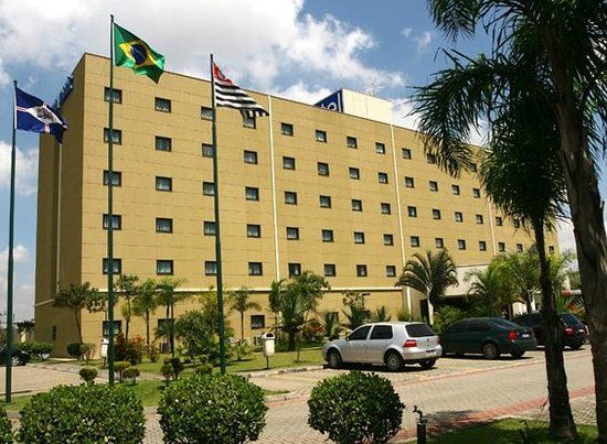 Hotel Hampton By Hilton Airport