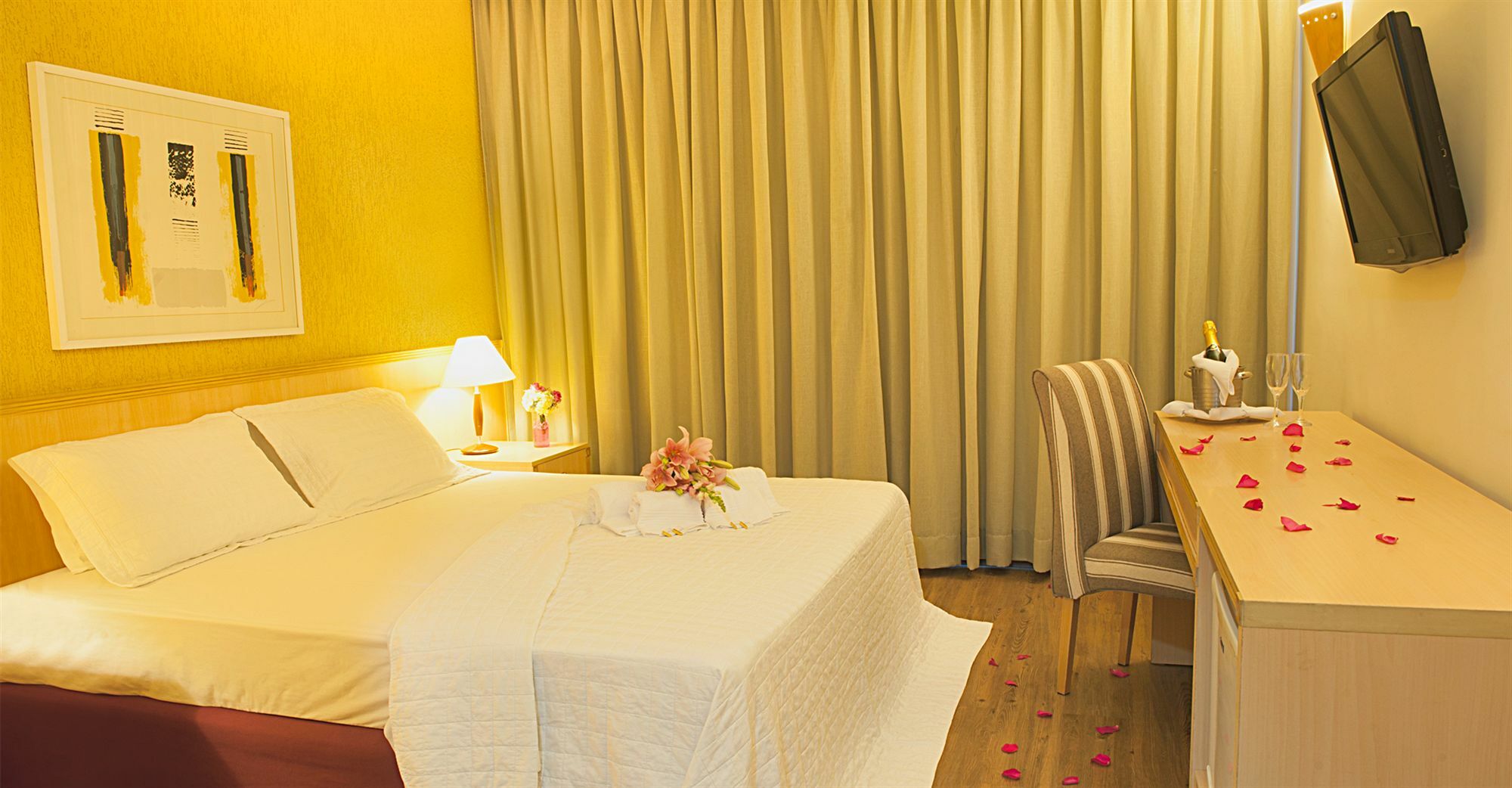 Hampton By Hilton Airport Hotel 3*