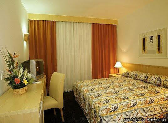 Hampton By Hilton Airport 3*